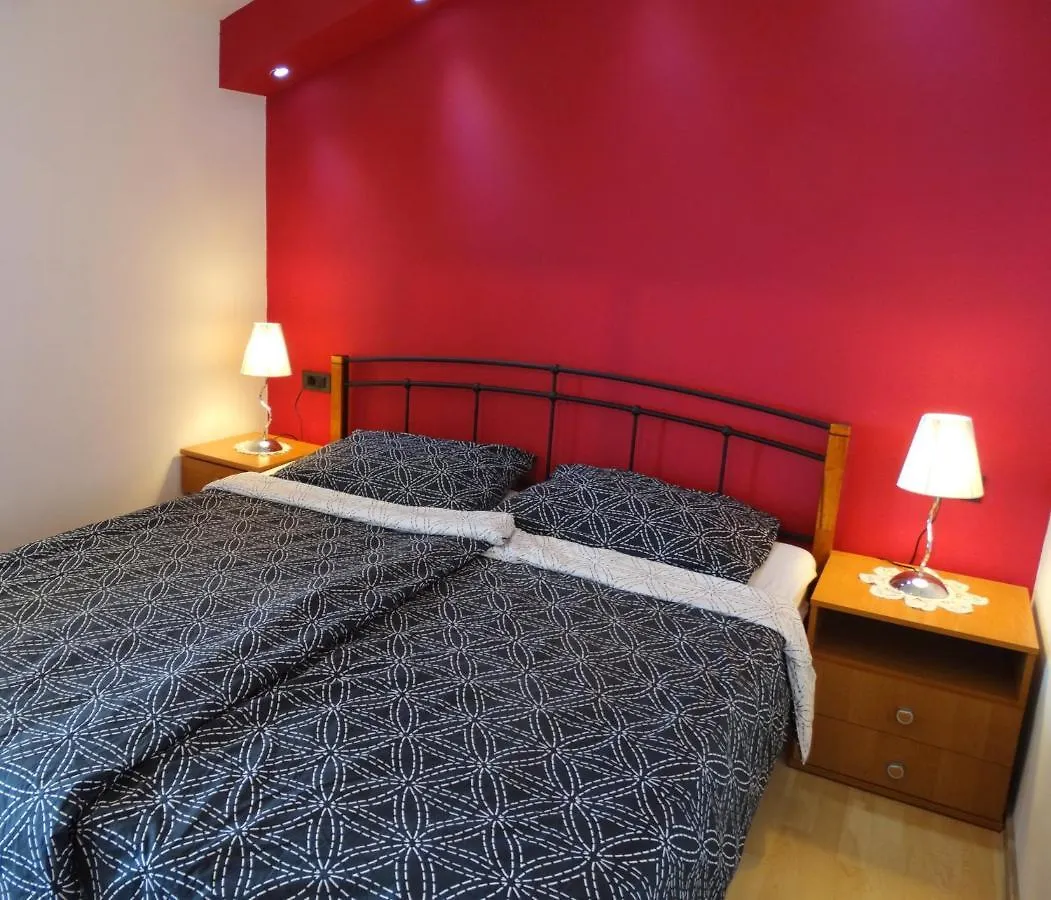 Apartmani Crikvenica 30091 - Mandekic Apartment